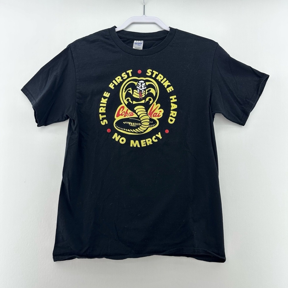 Cobra Kai Adult T-Shirt Men's Medium‎ Black Strike First Strike Hard No Mercy